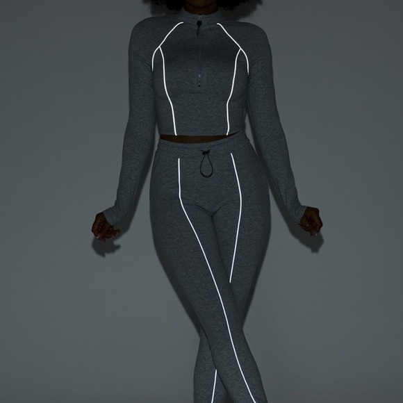 2 piece grey legging set Capsule - Picture 6 of 11